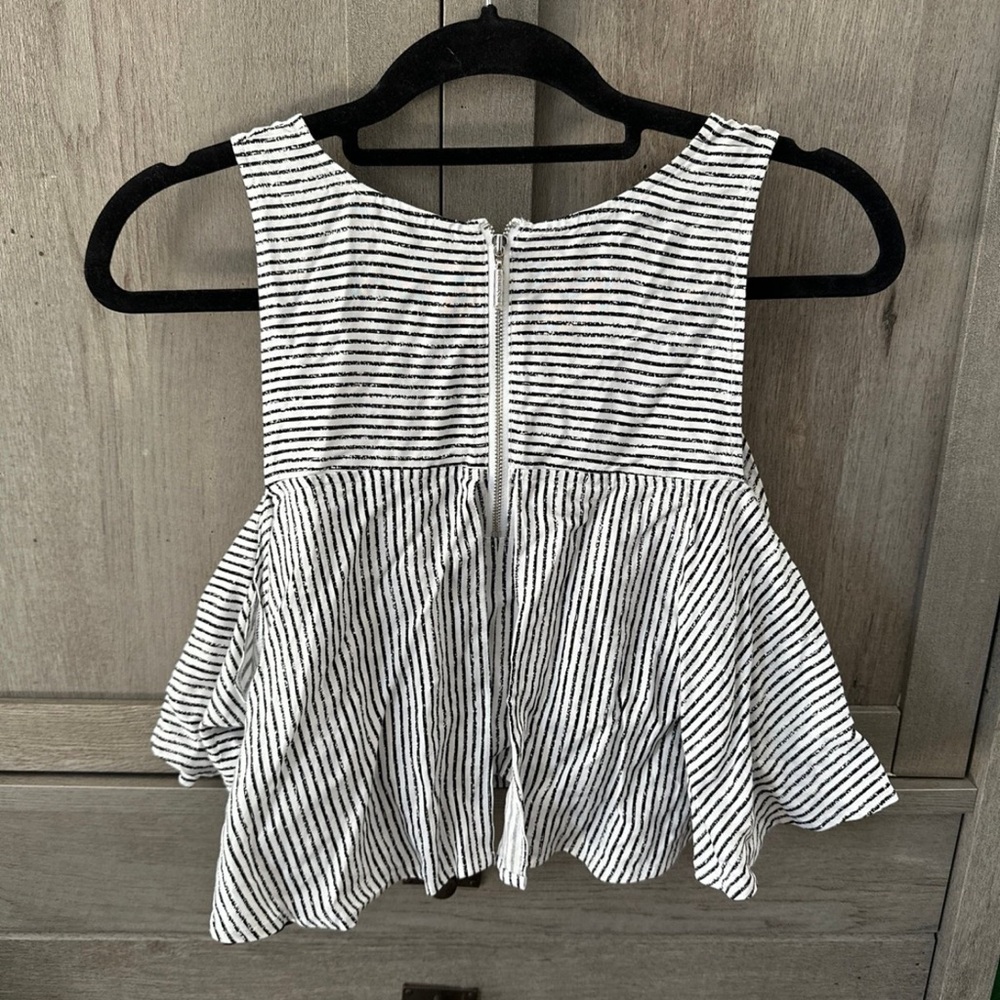 Guess Top - Picture 2 of 5